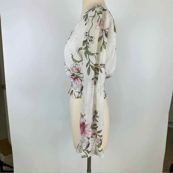 Guess Long Sleeve Blouse Women’s Size Small V Neck Ruched Crop Shirt - Picture 8 of 15